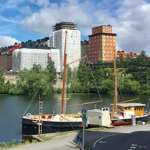 Botel M/s Monika