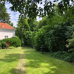 https://villa-elena.hotel-malmo.com